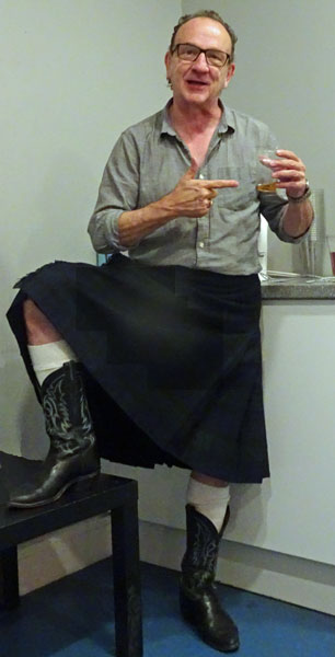 david yow backstage at cca in glasgow, scotland on august 2, 2019