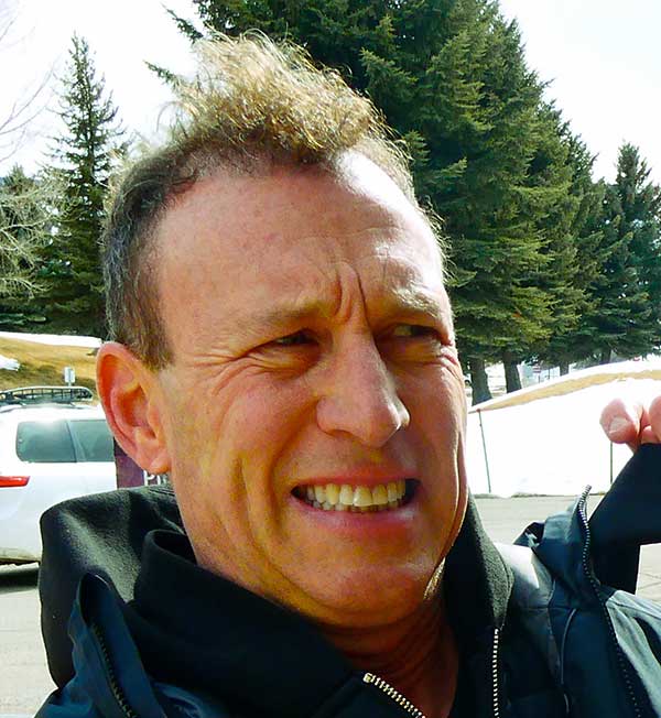stephen perkins at the airport in aspen, co on february 21, 2024