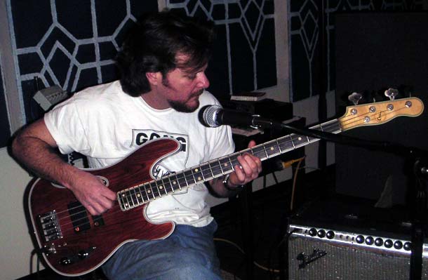 pete + watt's thelecaster bass