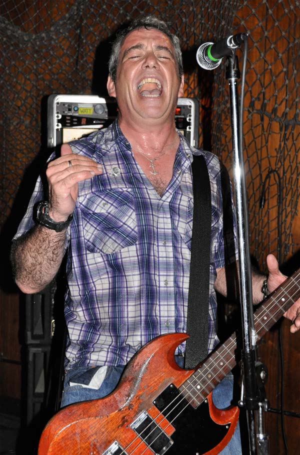 mike watt at the redwood bar & grill in downtown los angeles, ca on september 25, 2009 - photo by eiko kobayashi
