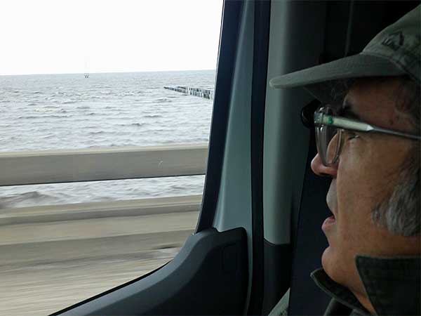 mike baggetta tripping on lake pontchartrain while we head west on october 31, 2023