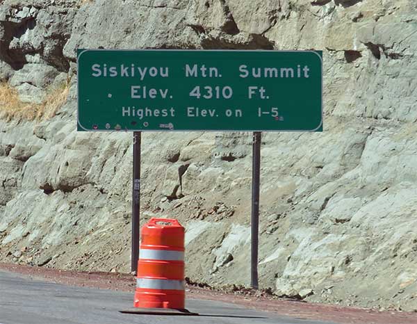 siskiyou pass on the I-5 going south on september 13, 2023