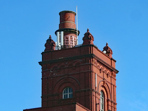 neighborhood around 'a-r-c' in liverpool, englnad