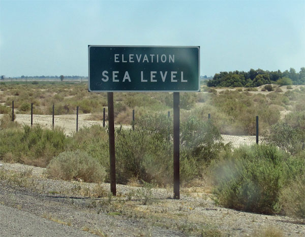 sign off the I-8 in california