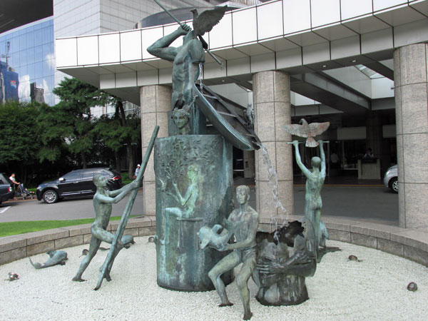 sculpture in front of intercontinental hotel in seoul, korea