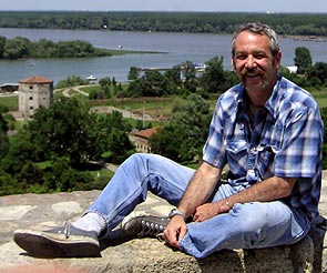 shot of mike watt in 2004