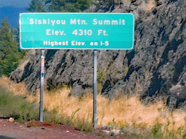 crossing into oregon from california via siskiyou pass on sep 25, 2026